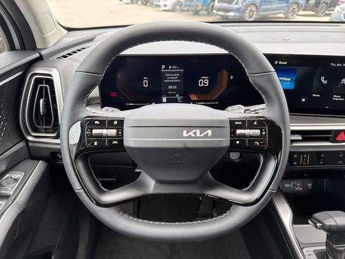 New 2026 Kia Sorento LX FWD image 10