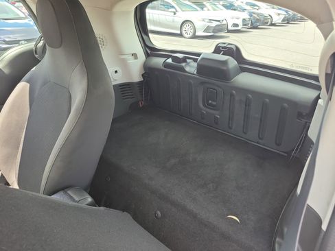 Used 2018 smart fortwo electric drive image 12