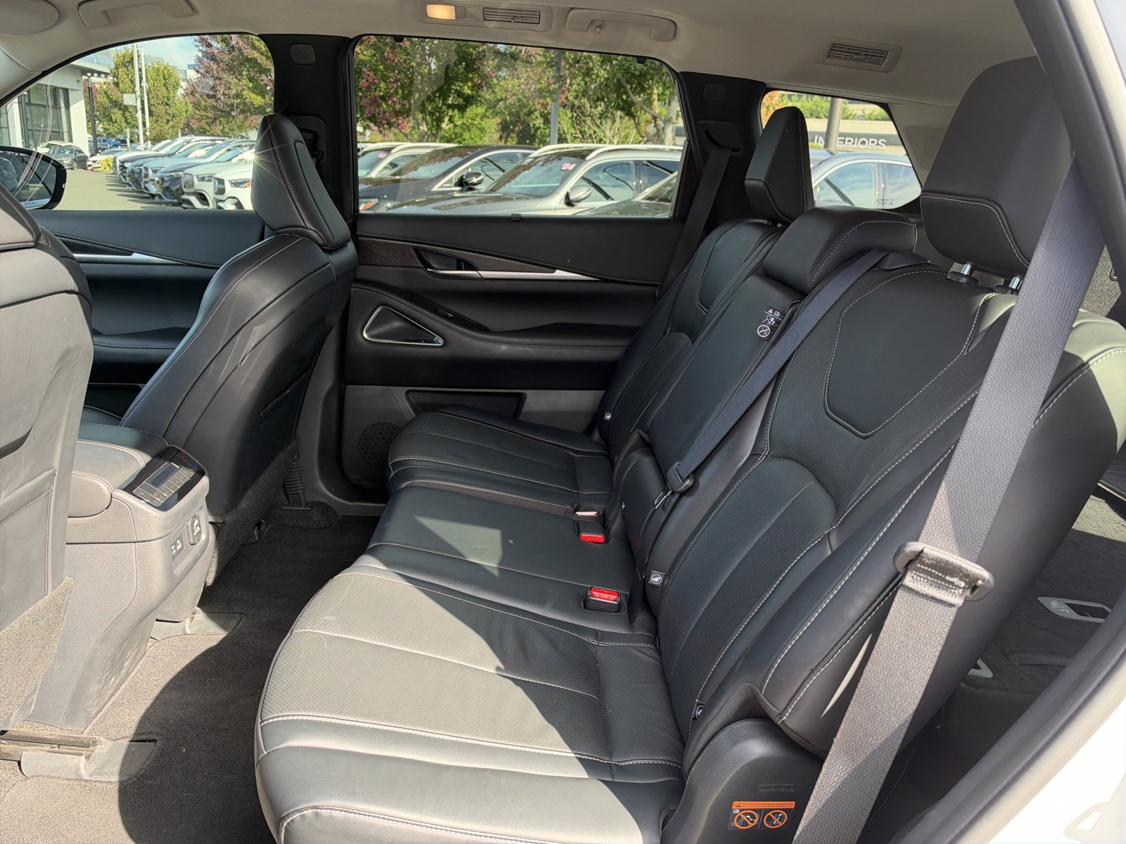 Used 2023 INFINITI QX60 Sensory w/ Vision Package AWD/4WD image 14