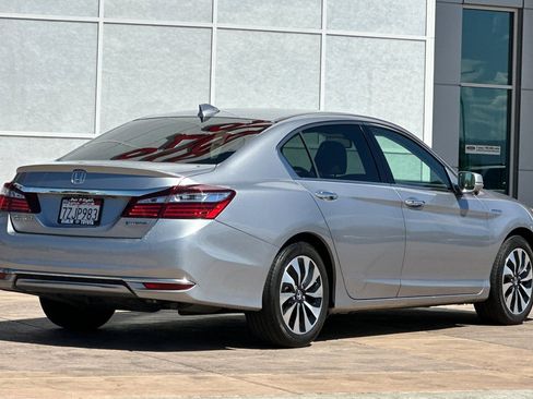 Used 2017 Honda Accord EX-L image 4