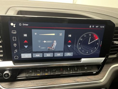 Certified 2024 GMC Sierra 1500 SLT w/ SLT Premium Plus Package image 21