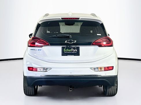 Used 2019 Chevrolet Bolt Premier w/ Infotainment Package FWD image 7