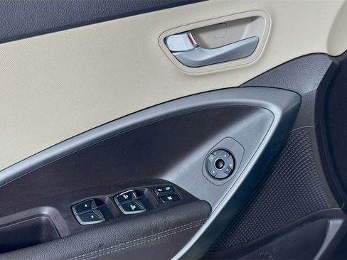 Used 2017 Hyundai Santa Fe Sport 2.0T image 24