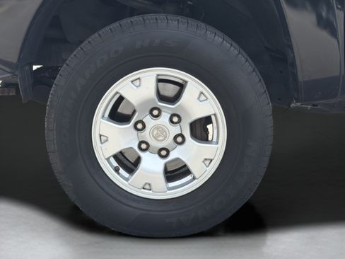 Used 2015 Toyota Tacoma PreRunner w/ SR5 Package RWD image 24