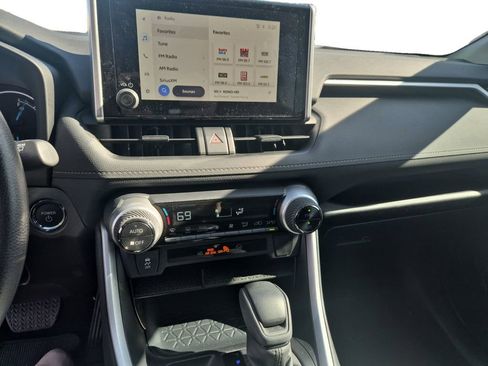 Used 2025 Toyota RAV4 XLE w/ Convenience Package image 17