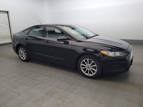 Used 2017 Ford Fusion SE image 11