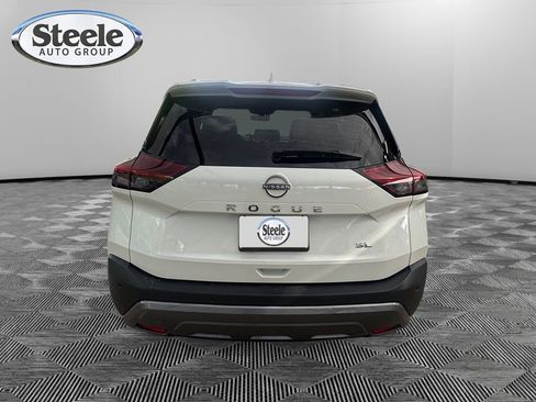 Used 2023 Nissan Rogue SL w/ SL Premium Package image 4