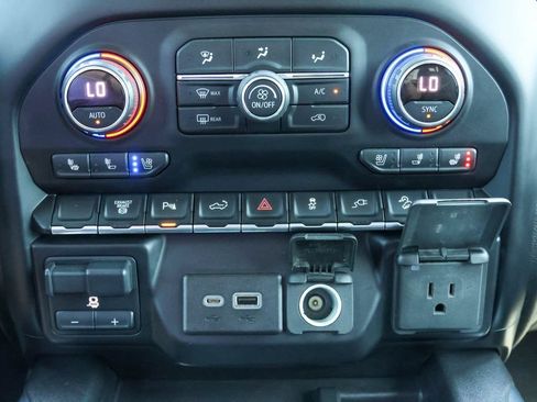 Used 2021 Chevrolet Silverado 2500 LTZ w/ LTZ Convenience Package AWD/4WD image 27