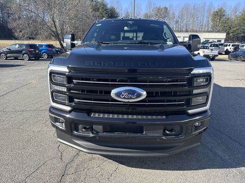 Used 2025 Ford F350 Platinum image 2