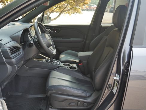 Used 2025 Subaru Forester Limited w/ Popular Package #2 AWD/4WD image 3