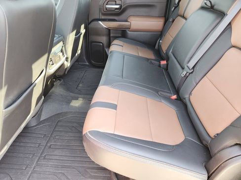 Used 2022 Chevrolet Silverado 1500 High Country w/ Technology Package image 33