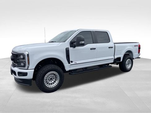 Used 2024 Ford F250 XL w/ STX Appearance Package AWD/4WD image 5