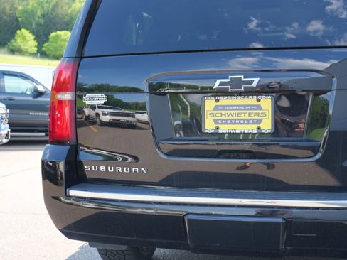 Used 2018 Chevrolet Suburban Premier AWD/4WD image 10