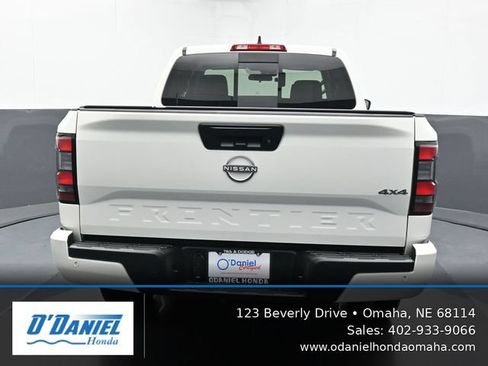 Used 2025 Nissan Frontier SV w/ SV Convenience Package AWD/4WD image 5