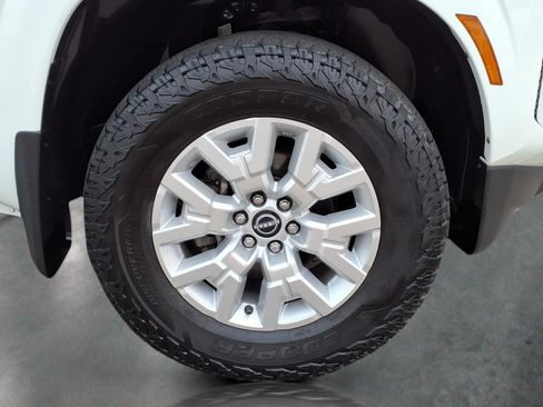 Used 2023 Nissan Frontier 4x4 King Cab image 12