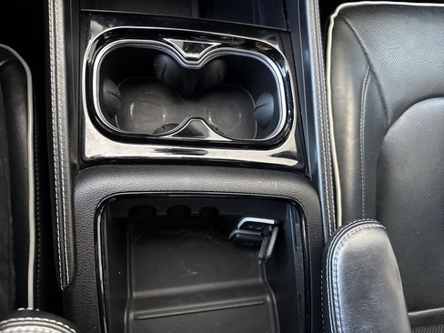 Used 2021 Chrysler Pacifica Limited w/ S Appearance Package image 33