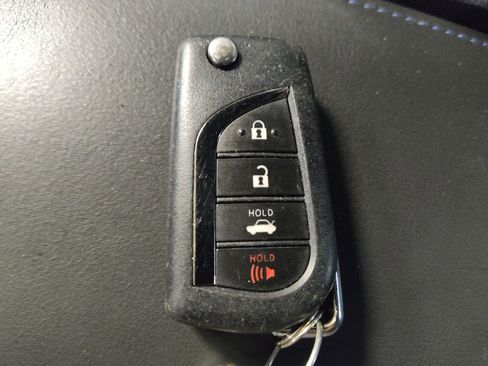 Used 2020 Toyota Corolla SE FWD image 32