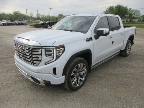 New 2026 GMC Sierra 1500 Denali w/ Denali Reserve Package AWD/4WD image 11