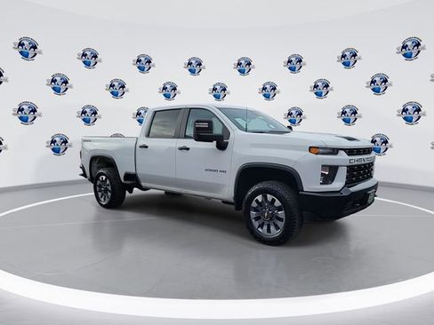 Used 2023 Chevrolet Silverado 2500 Custom image 2
