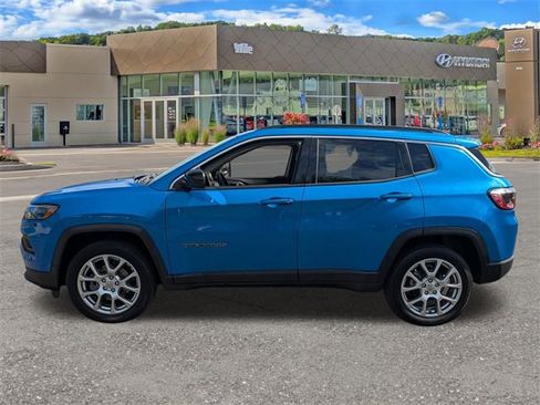 Used 2022 Jeep Compass Latitude image 6