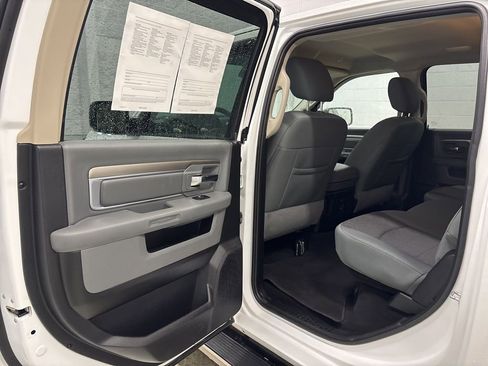 Used 2017 RAM 1500 Big Horn AWD/4WD image 29