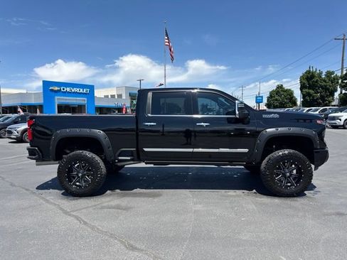 Used 2024 Chevrolet Silverado 3500 High Country w/ High Country Premium Package AWD/4WD image 8