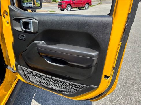 Used 2020 Jeep Wrangler Rubicon w/ Uconnect 4C Nav & Sound Group AWD/4WD image 45