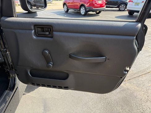 Used 2003 Jeep Wrangler Rubicon AWD/4WD image 96