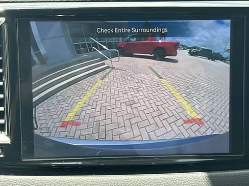 Used 2024 Chrysler Pacifica Touring-L FWD image 24