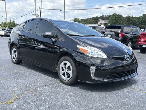 Used 2015 Toyota Prius Two FWD image 3