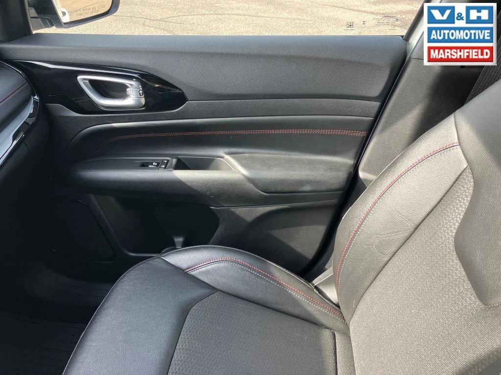 Used 2025 Jeep Compass Trailhawk AWD/4WD image 13
