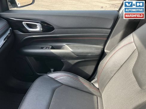 Used 2025 Jeep Compass Trailhawk AWD/4WD image 13