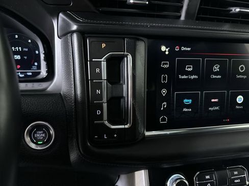 Used 2024 GMC Yukon Denali RWD image 16