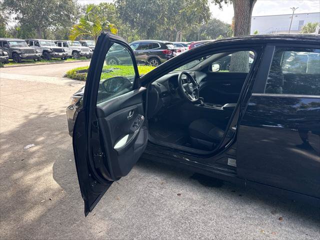 Used 2025 Nissan Sentra SV FWD image 12