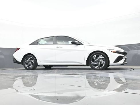 Used 2025 Hyundai Elantra Sport FWD image 51