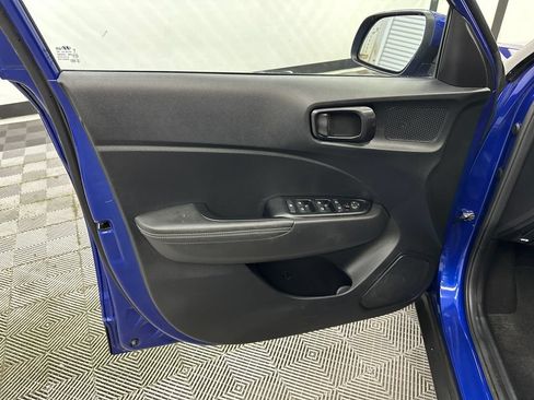 Used 2023 Hyundai Venue Limited w/ Cargo Package FWD image 10
