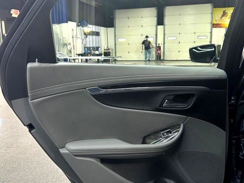 Used 2014 Chevrolet Impala LT w/ Convenience Package image 13