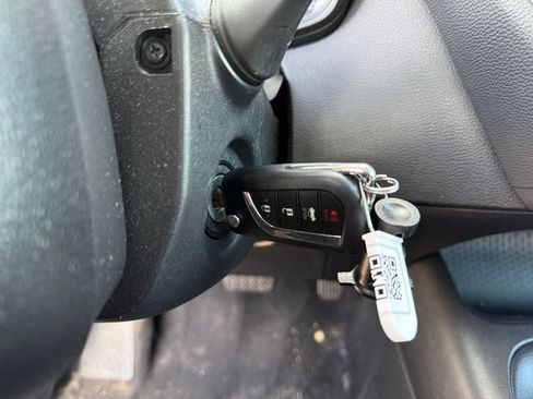 Used 2025 Toyota Corolla LE FWD image 28
