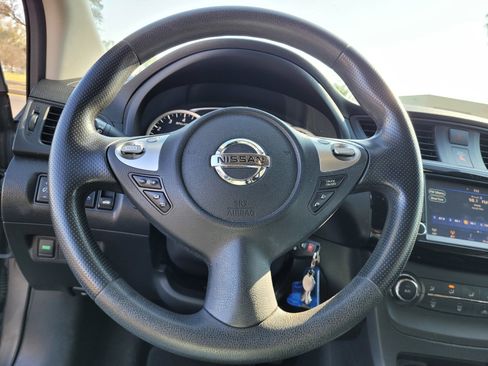 Used 2019 Nissan Sentra S image 31