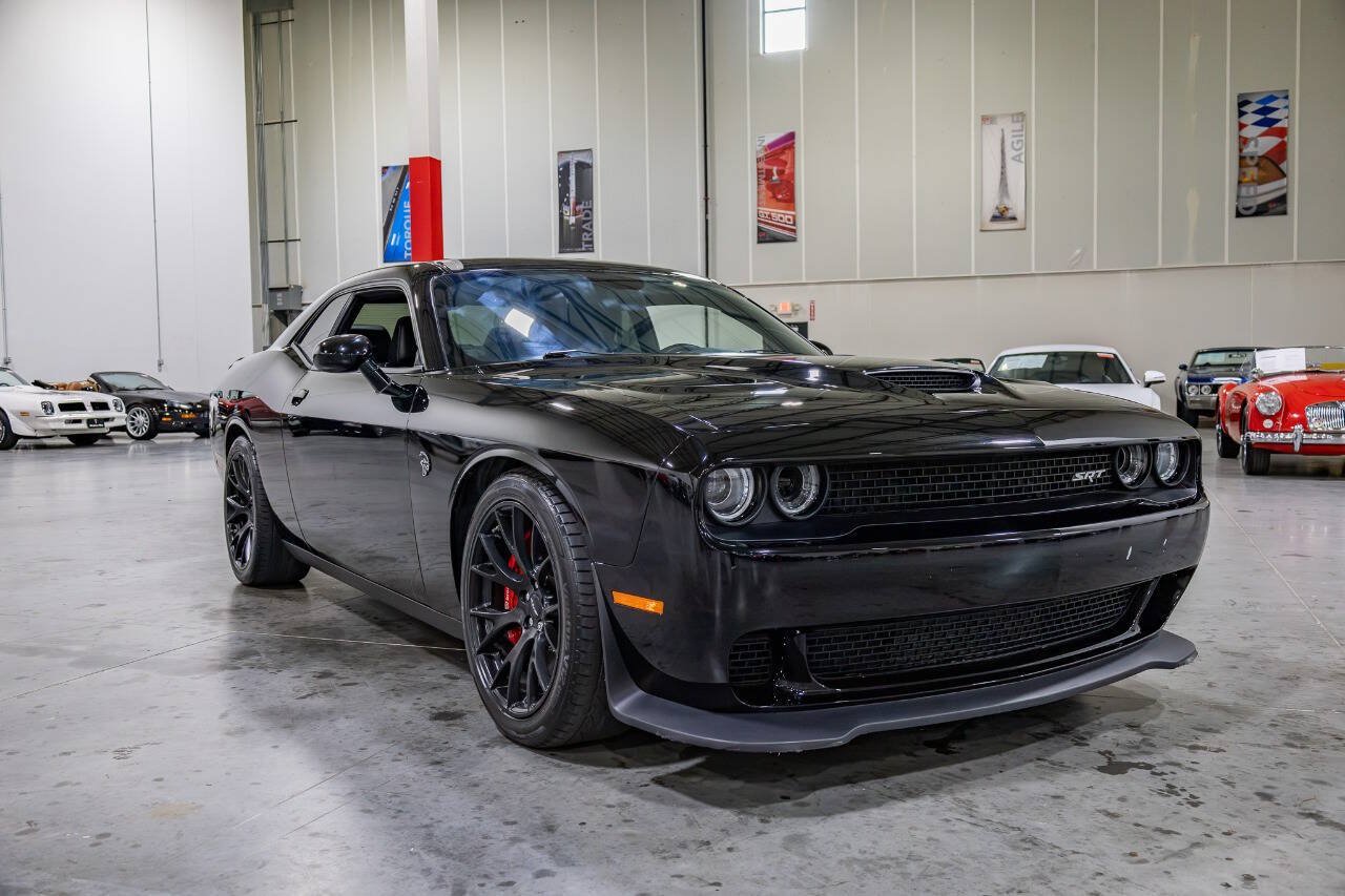 Used 2016 Dodge Challenger SRT Hellcat RWD image 9
