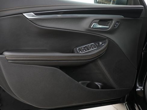 Used 2016 Chevrolet Impala LT w/ Convenience Package FWD image 17