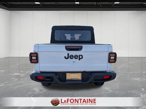 Certified 2024 Jeep Gladiator Sport AWD/4WD image 4