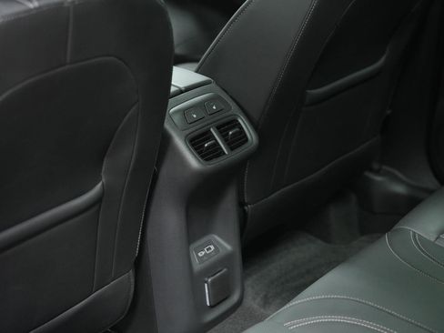 Used 2023 Buick Envision Avenir image 21