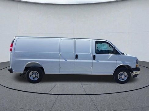 New 2025 Chevrolet Express 3500 Extended w/ Driver Convenience Package image 6