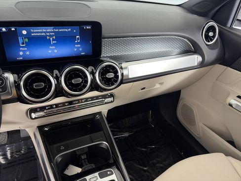 Certified 2025 Mercedes-Benz GLB 250 4MATIC image 4
