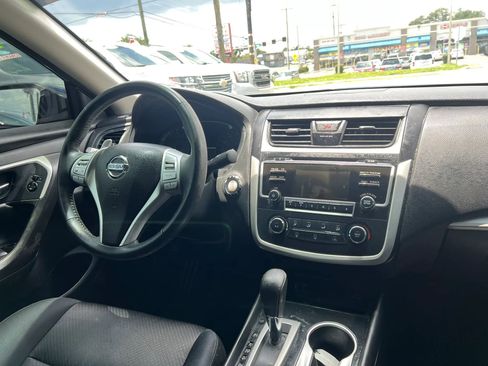 Used 2016 Nissan Altima 2.5 SR FWD image 13