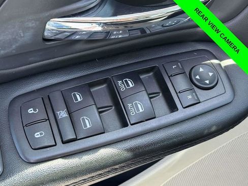 Used 2016 Dodge Grand Caravan SXT w/ Rear Park Assist Package FWD image 10