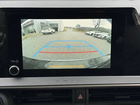 Used 2024 Toyota Prius Prime SE image 14