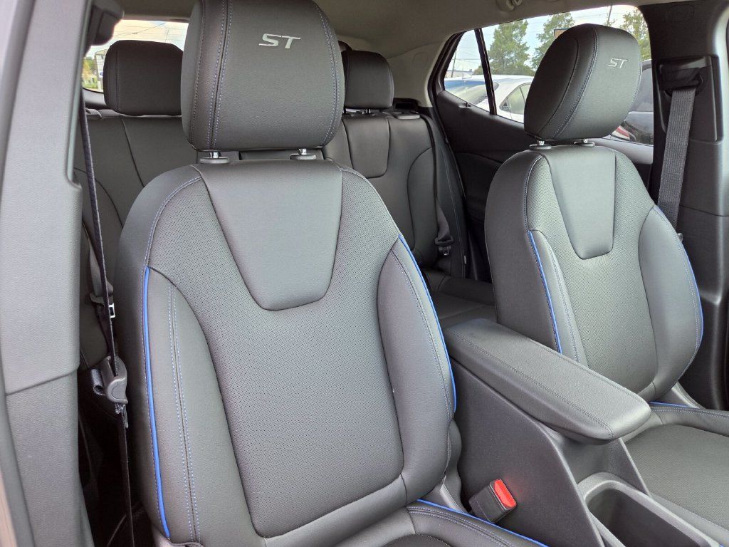 Used 2025 Buick Encore GX Sport Touring w/ Comfort Package FWD image 29