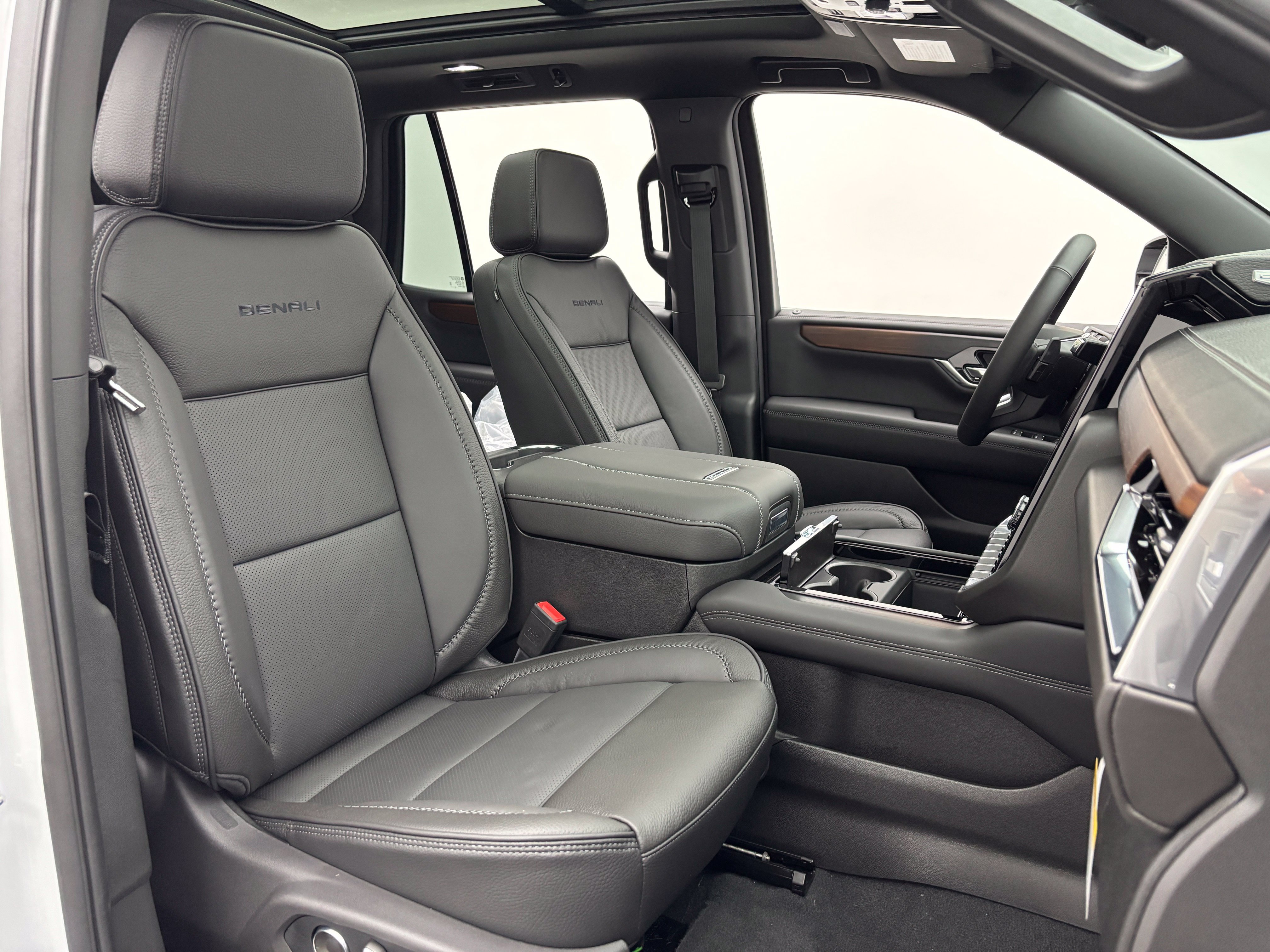 New 2026 GMC Yukon Denali w/ Sun & Power Step Package AWD/4WD image 39